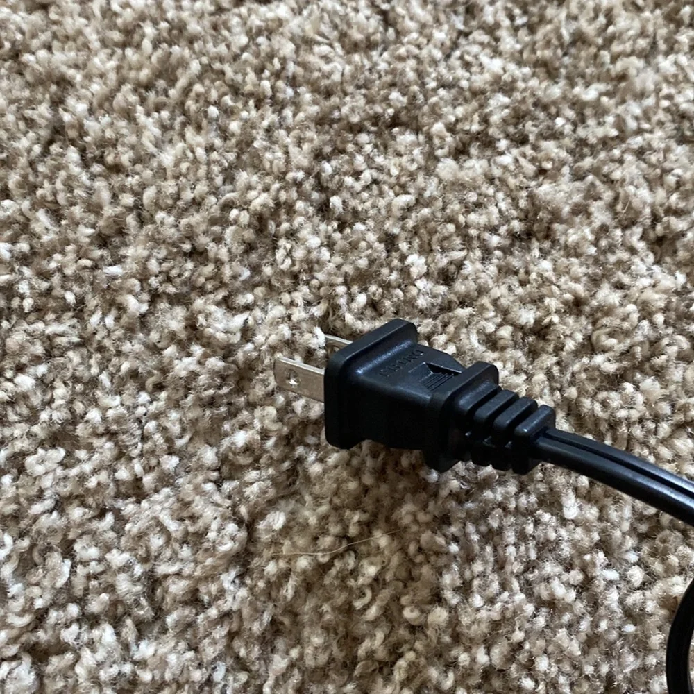 Brand new cable cord charger works for chrome not sure what else